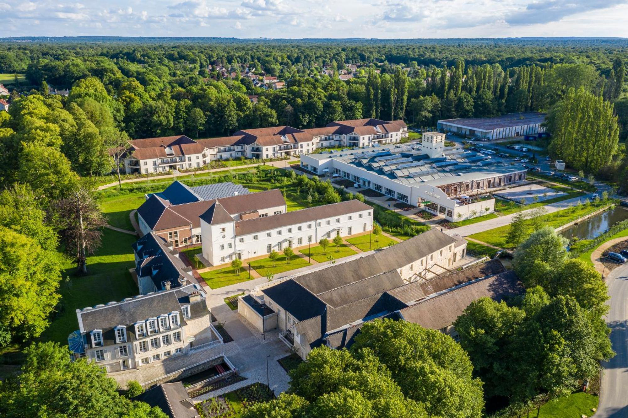 Le Grand Pavillon Chantilly Exterior photo